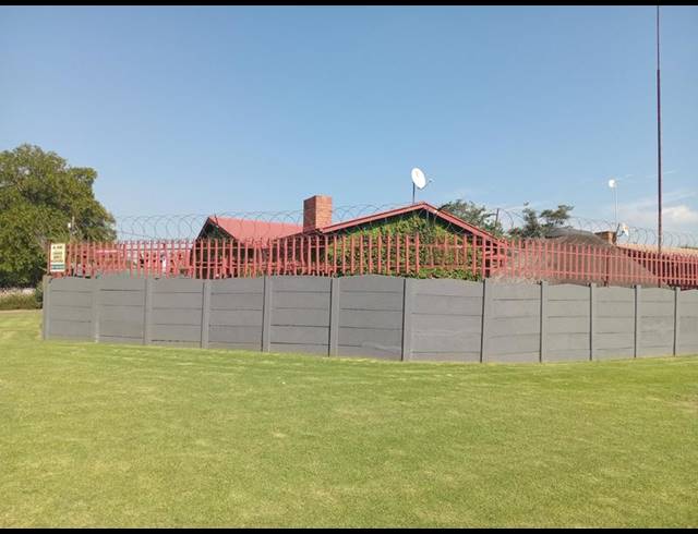 3 BEDROOM HOUSE FOR SALE IN VANDERBIJLPARK CW 4